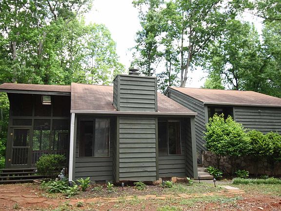 3rd image of 515 Magnolia Dr