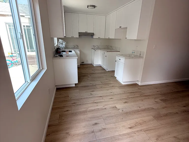 3637 Agnes Ave #B — Photo 11