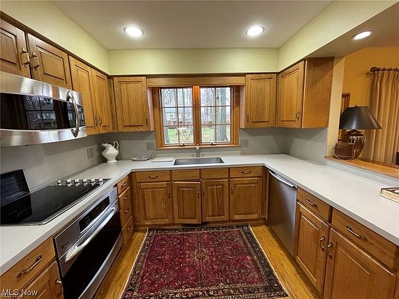3rd image of 182 Talsman Dr Unit A