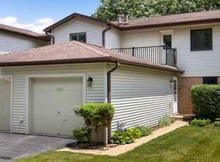 5305 Newport Dr, Lisle, IL