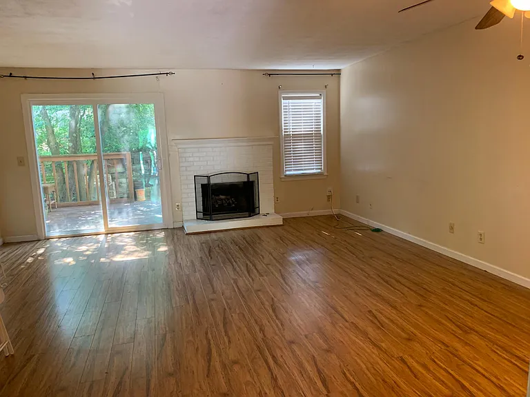 732 Stratford Grn — Photo 3
