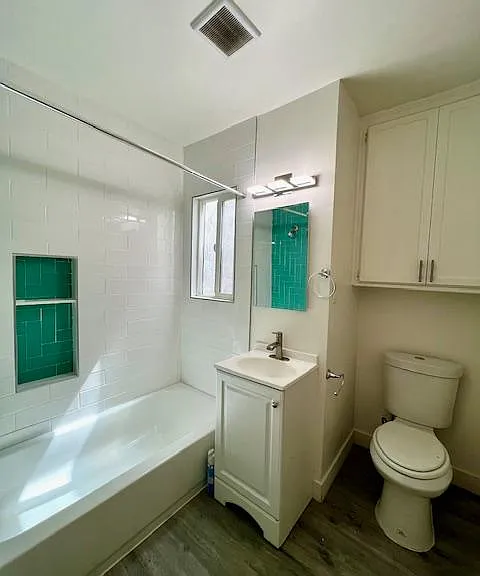 527 E 3rd St #20 — Photo 10