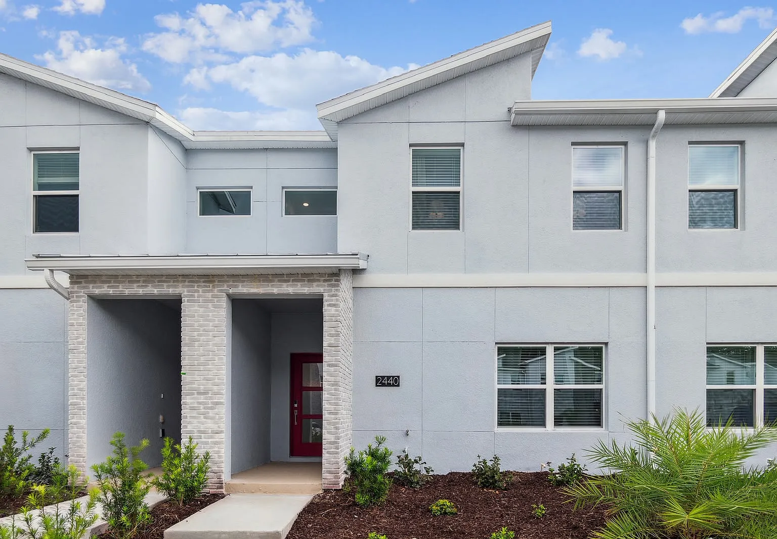 4 bed, 1902 sqft, $3,490 — Photo 1