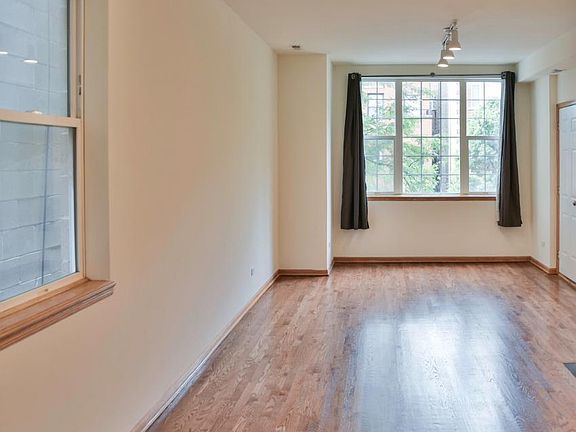 4th image of 3325 N Sheffield Ave APT 3