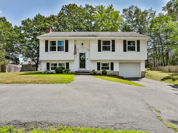 11 Birchmont St, Tyngsboro, MA 01879