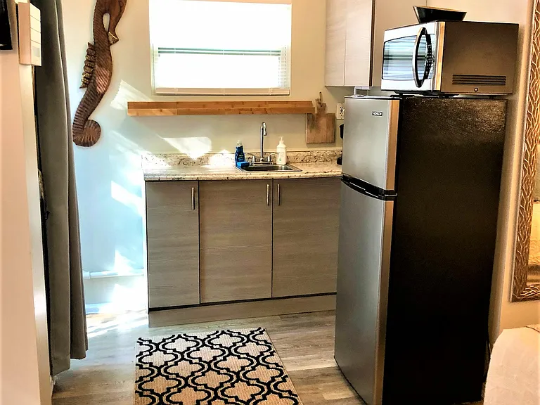 1235 Oak St NE #1 — Photo 5