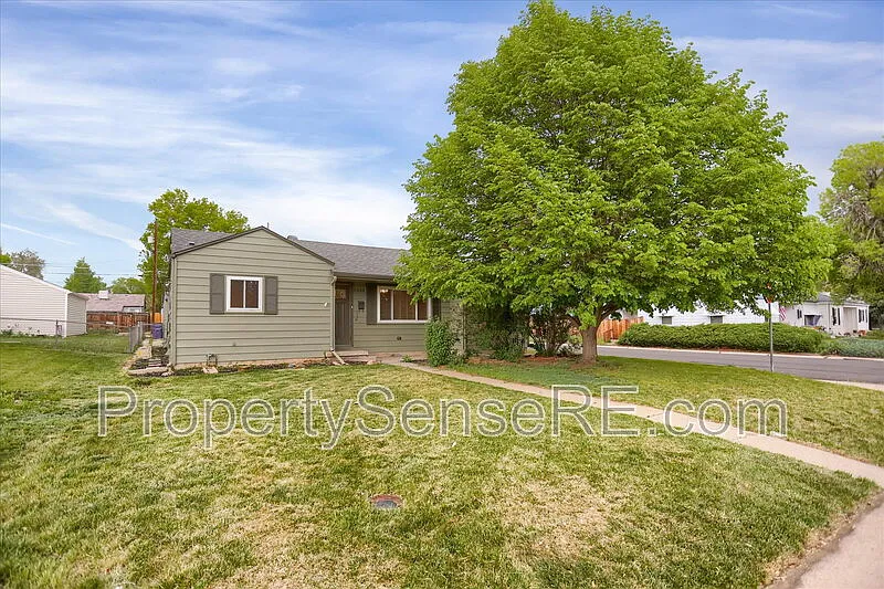 3 bed, 2.0 bath, 1220 sqft, $2,900 — Photo 3