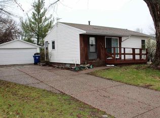 2216 W 54th St, Davenport, IA 52806