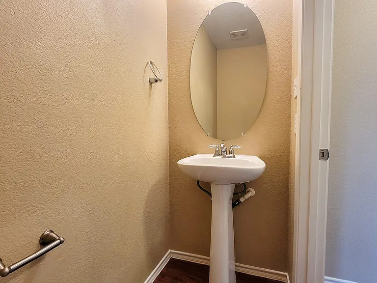 1216 Shadow Creek Blvd — Photo 5