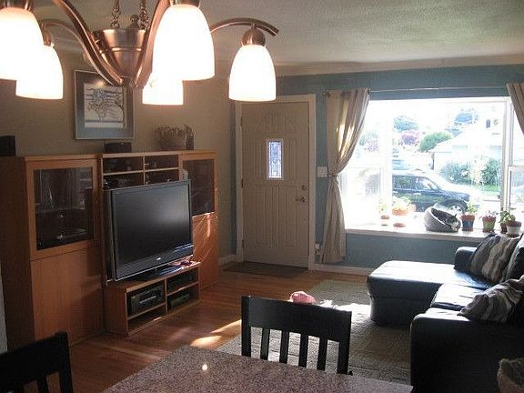 3rd image of 404 Wilson St NE