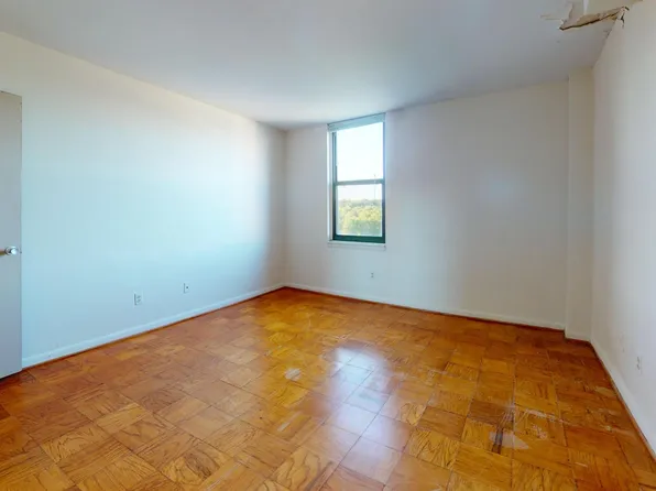 4600 Duke St APT 1431, Alexandria, VA 22304