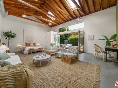 12432 Hesby St, Valley Village, CA, 91607