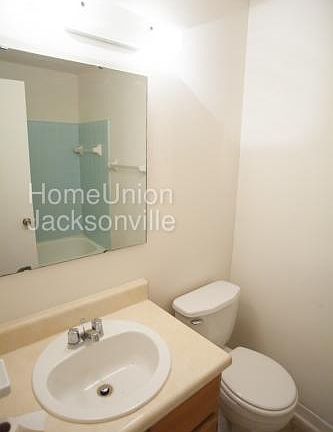 4th image of 7712 Jana Ln S