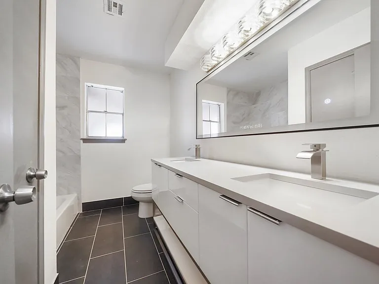 14202 Piping Rock Ln — Photo 11