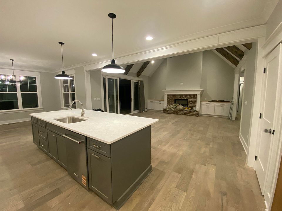 2nd image of 3081 Poe Rd