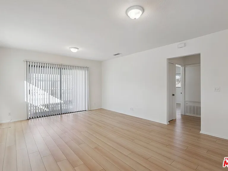 5429 Troost Ave #4 — Photo 9