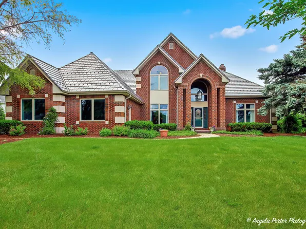 10711 Bull Valley Dr, Woodstock, IL 60098
