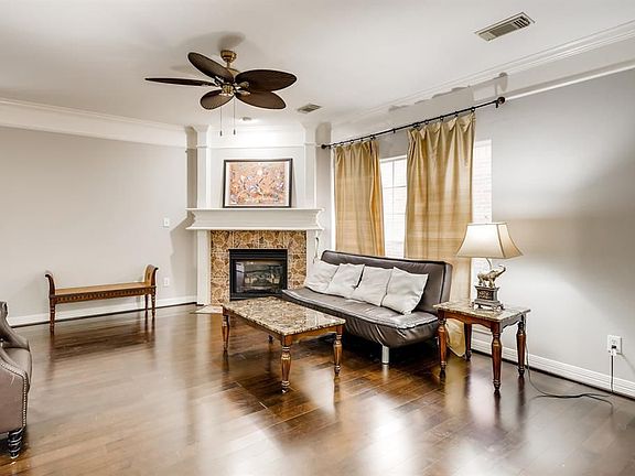 4th image of 1521 1/2 Welch St