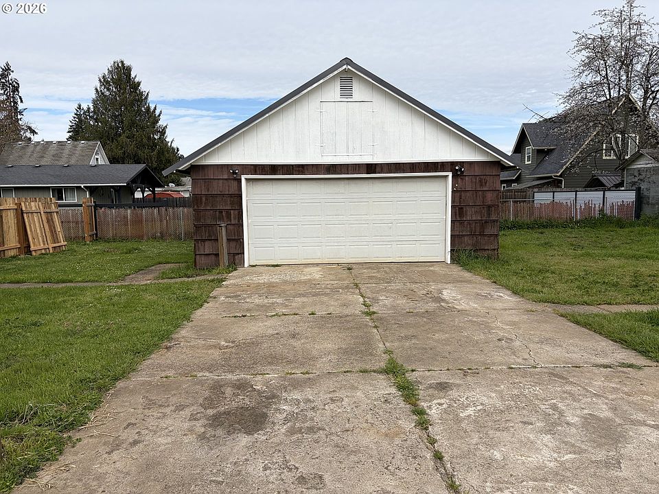 2nd image of S 1st St