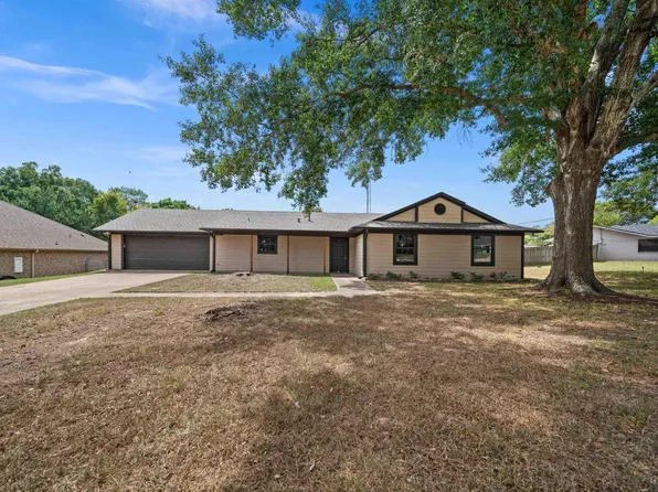 16708 Shadyridge Dr, Tyler, TX 75703