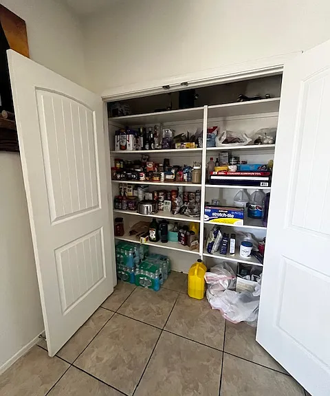 7910 S 42nd Ave — Photo 31