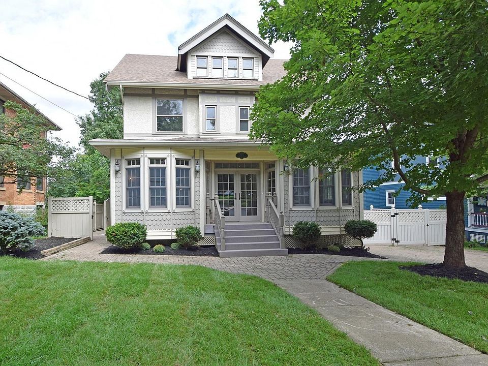 1st image of 2874 Victoria Ave