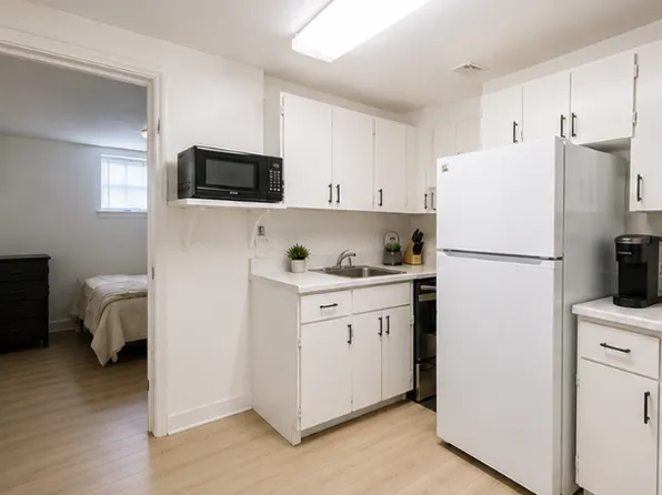 78 4th Ave Basement 3, Ottawa, ON K1S 2L2