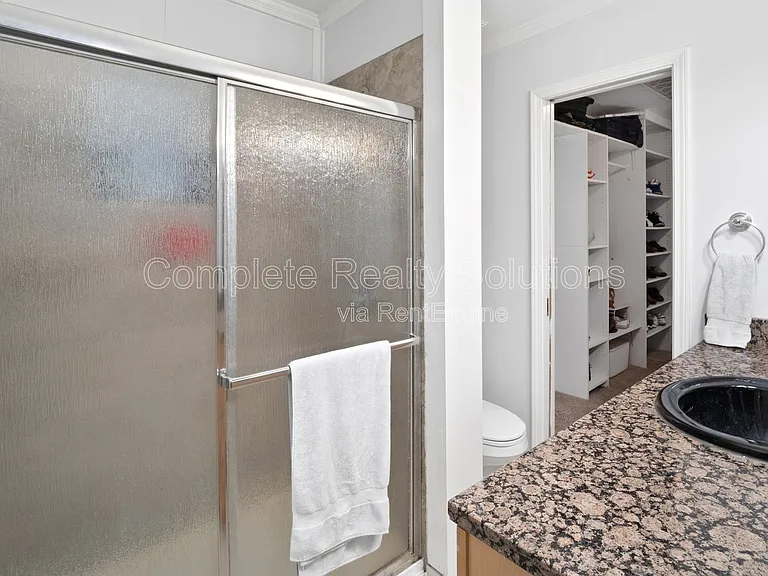 2164 Lafayette Ave — Photo 20
