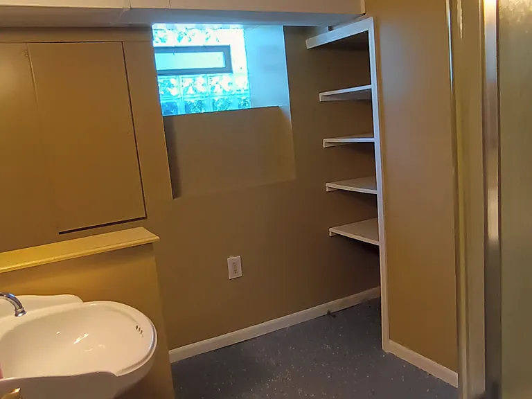 702 S Monroe St — Photo 24