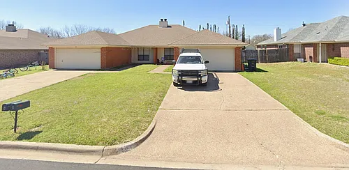 1204 Lindsey Ln #B Photo 1