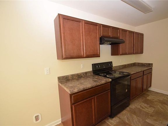 5th image of 2140 Belmont Cir