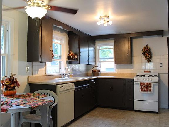 3rd image of 1262 E 345th St