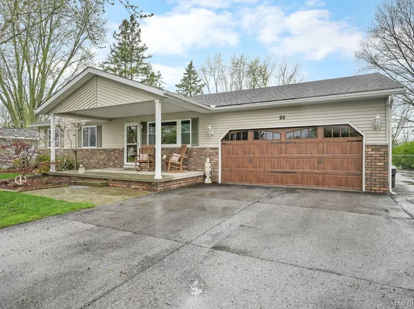 92 Michigan Ave, Marysville, MI 48040