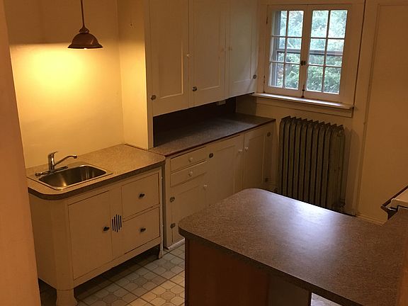 Gourmet kitchen, super nice!