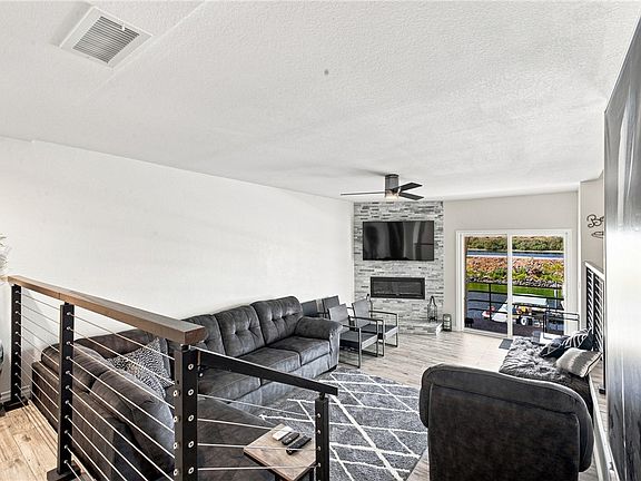 5th image of 1800 Clubhouse Drive #32