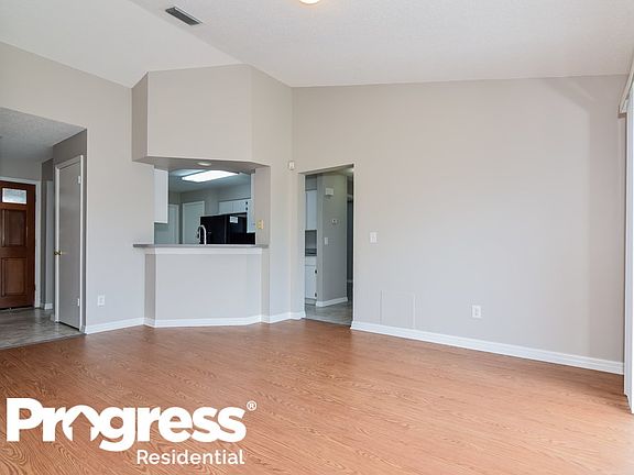 5th image of 11231 Thicket Ct