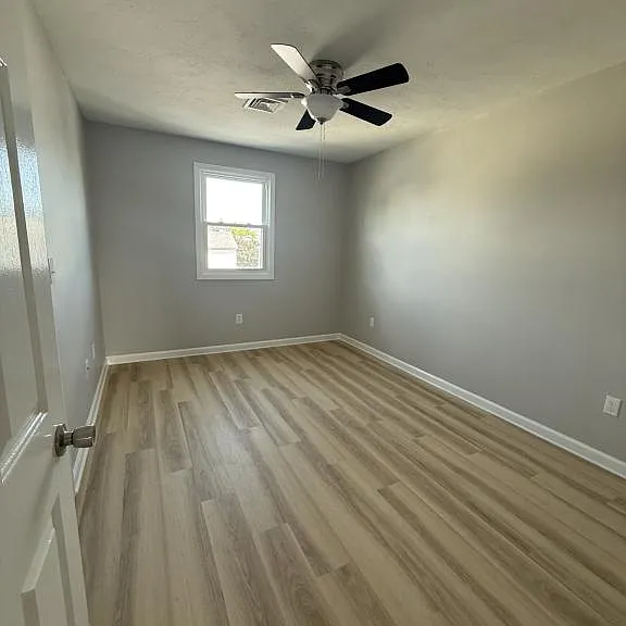 132 Vale St — Photo 9