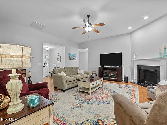 5th image of 609 Rockland Drive