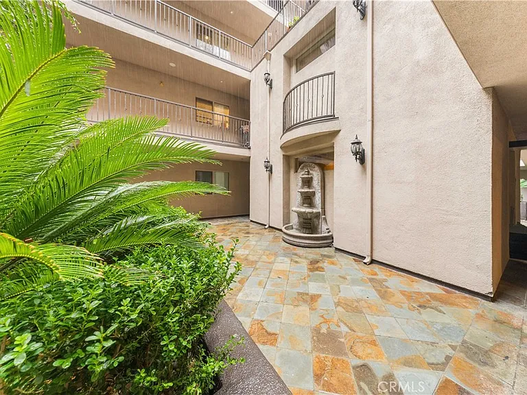 11218 Camarillo St #404 — Photo 47
