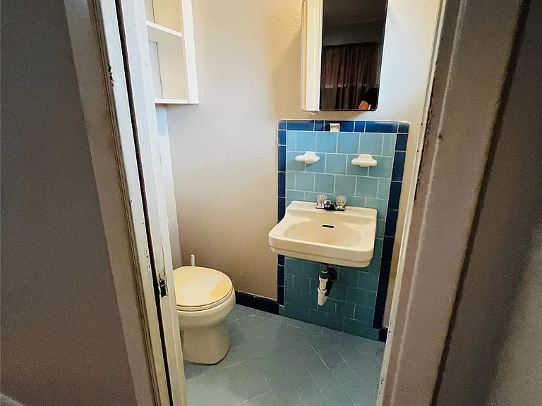 13421 Utica St — Photo 29
