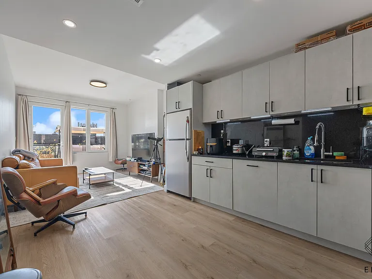 2045 Ocean Ave #805 — Photo 1