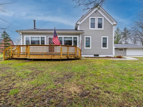 7465 Frith Rd, Saint Clair, MI 48079