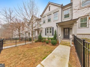 337 Vista Ln, Woodstock, GA 30189