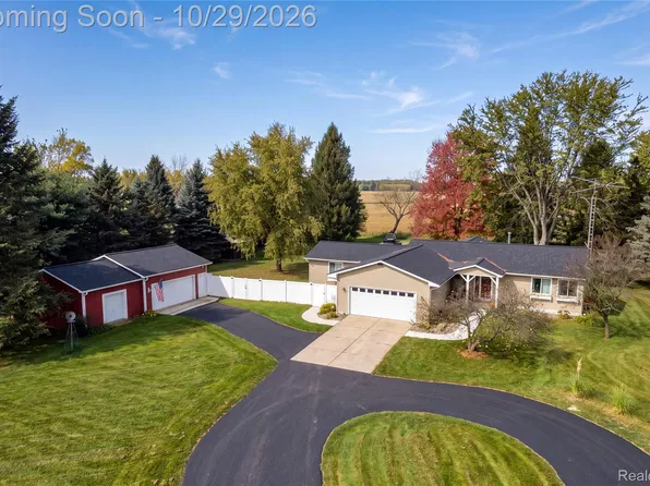 7247 Nicholson Rd, Fowlerville, MI 48836