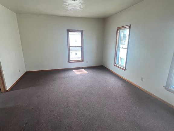 4th image of 1125 E 9th St