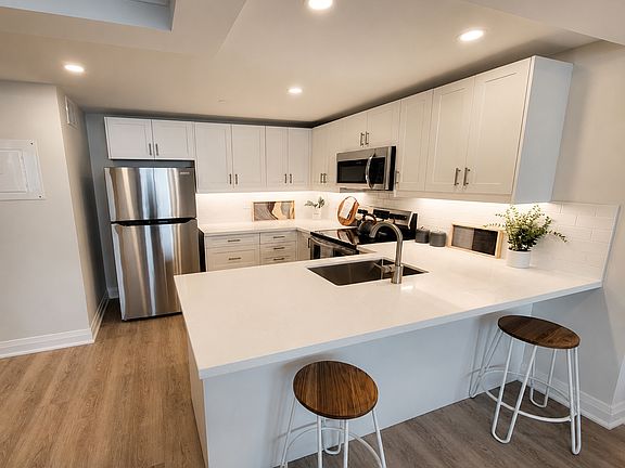 3rd image of 425 E 42nd St #399A