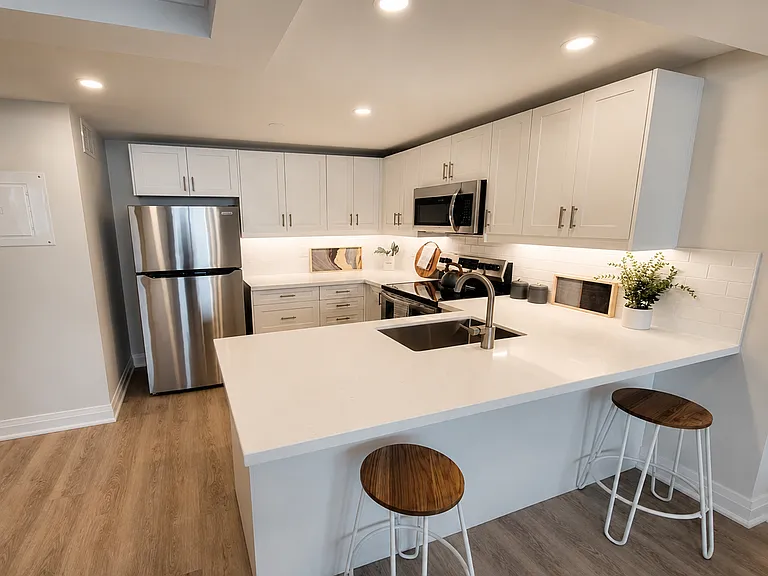 425 E 42nd St #399A — Photo 3