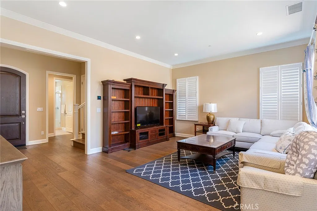 4 bed, 2246 sqft, $6,500 — Photo 4