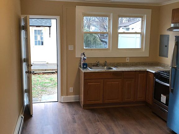 2nd image of 365 Laurence Pkwy