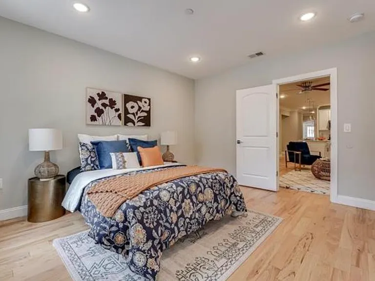 25 Saint Pauls Ave #1A — Photo 12